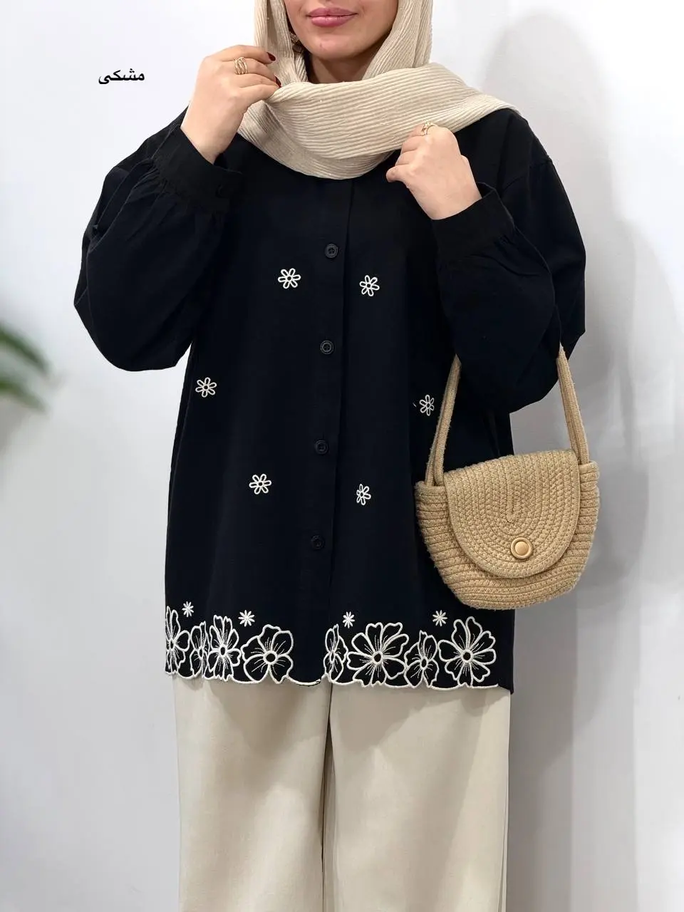 مانتو گلدوزی آیسو راز